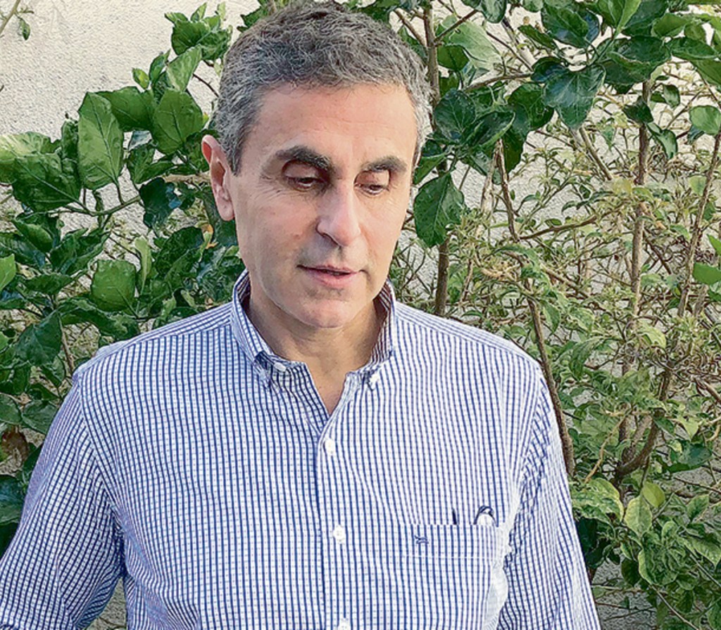 daniel gigena y la crítica literaria burócrata homosexual cristiana que asegura un refugio ‘ético’ a la violenta elite tras su silenciosa victoria dictatorial en&nbsp;1983