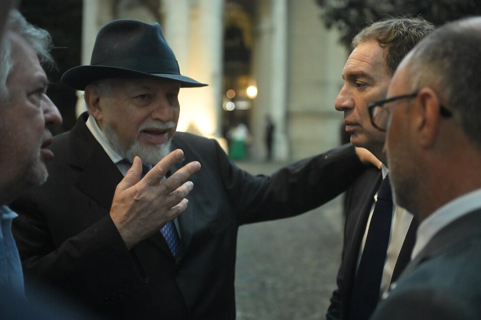 La liturgia del poder: espectros masculinos en el Rosh Hashaná argentino (ESP) or The Liturgy of Power: Male Spectres at the Argentine Rosh Hashanah&nbsp;(ENG)