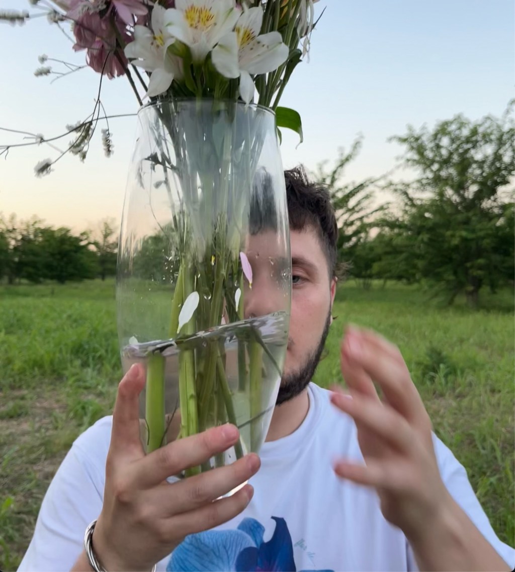 Gringo queer de provincia meets referente judicial de gays porteños de post-porno pasteurizado (ESP) Or ‘Provincial Queer Gringo Meets Judicial Referent of Pasteurised Post-Porn Porteño Gays’&nbsp;(eng)