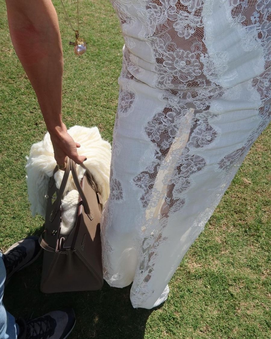 Elina Costantini: El Video en Instagram como Registro de Bienes que Circulan Demasiado Rápido. Hoy 22hs: María Vázquez: Masoquismo Femenino Internalizado, Tercerización Mediática e Inseguros Objetos de&nbsp;Lujo